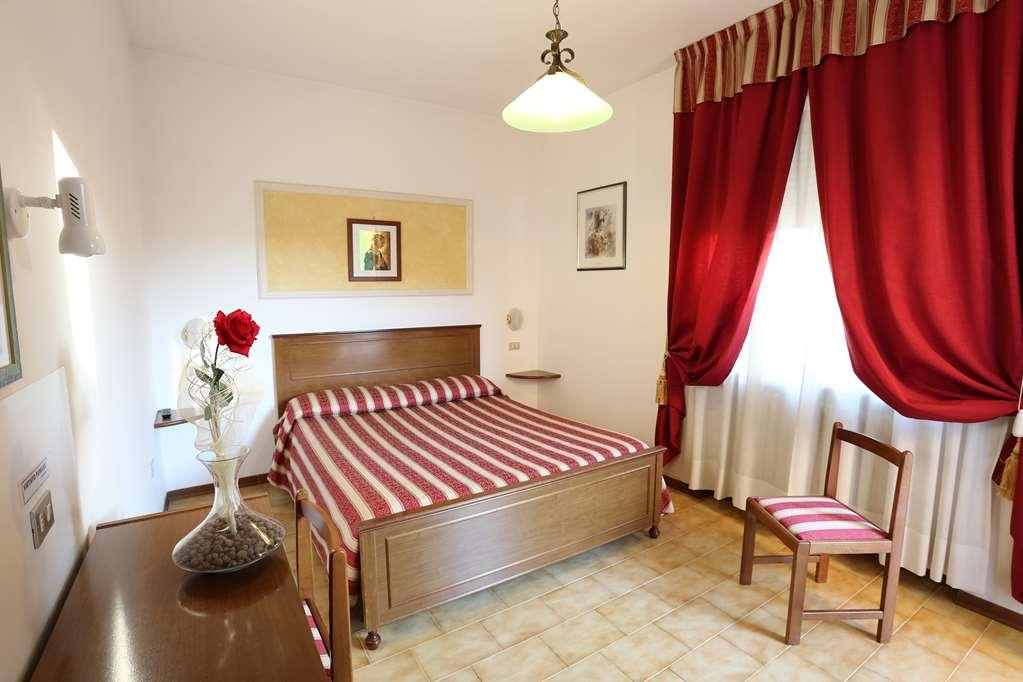 Hotel Vignola Assisi Phòng bức ảnh